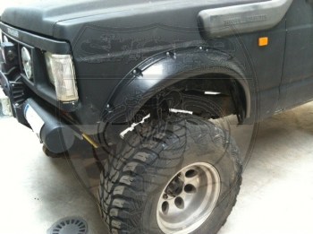 Aletines Snake +10cm tipo Bushwacker Nissan Patrol 