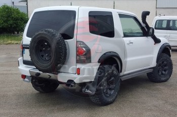 Aletines Snake 10cm tipo Bushwacker para Mitsubishi Montero DID