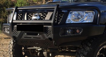 Paragolpe delantero c/base, faros Versión Africana Nissan Patrol Y61 2005-2010