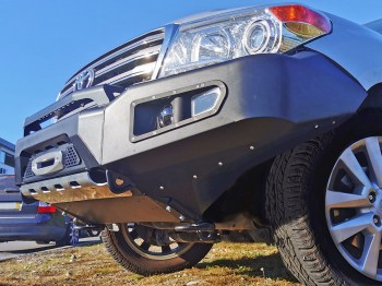 Parachoques frontal con base de cabestrante y faros integrados Toyota Land Cruiser J200 (2012-2018)