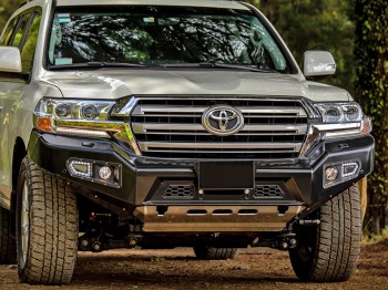 Parachoques frontal con base de cabestrante y faros integrados Toyota Land Cruiser J200 (2018-2020)