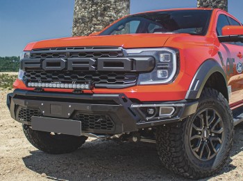 Paragolpe delantero con base cabrestante y faros integrados Ford Ranger Raptor 2023>