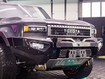 Paragolpes frontal c/base, farosi ntegrados Toyota Land Cruiser J250